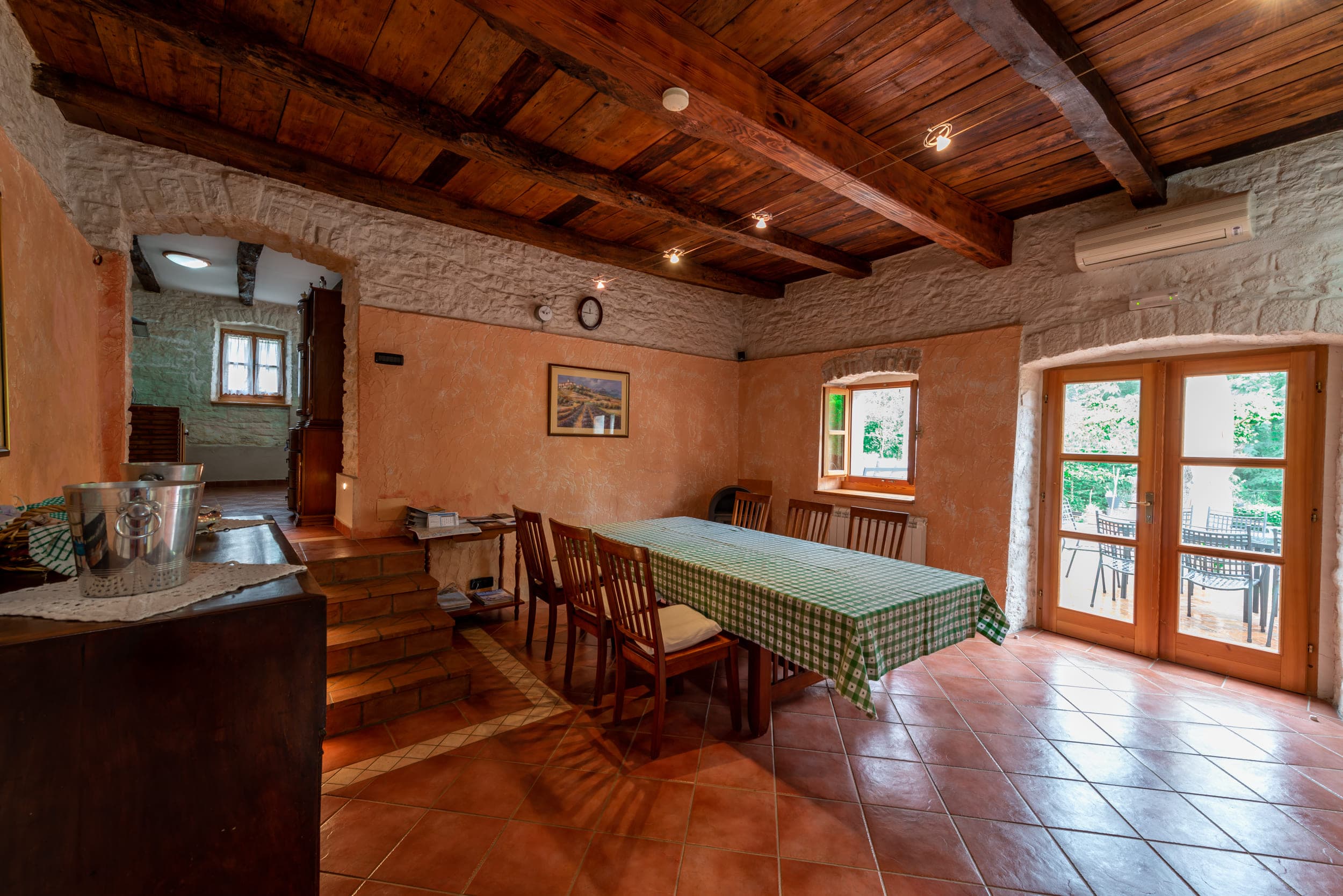 Villa Bergi modern bathroom in Žminj, Istria